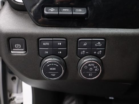 Used 2022 Chevrolet Silverado 1500 High Country w/ High Country Premium Package image 27