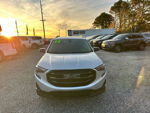 Used 2020 GMC Terrain SLE w/ Driver Convenience Package image 16