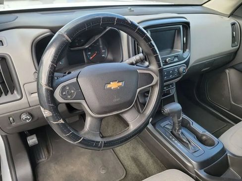 Used 2018 Chevrolet Colorado W/T w/ WT Convenience Package RWD image 9