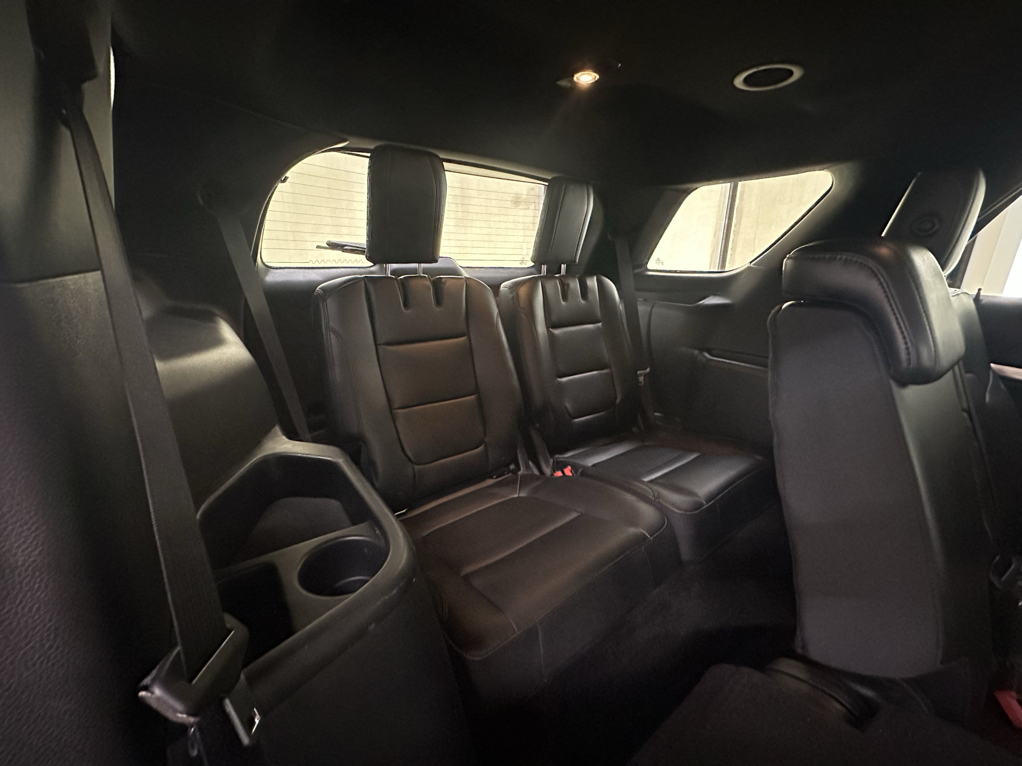 Used 2018 Ford Explorer XLT w/ Equipment Group 202A AWD/4WD image 17