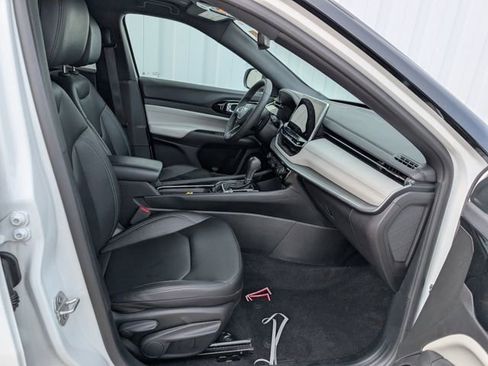 Used 2025 Jeep Compass Limited AWD/4WD image 18