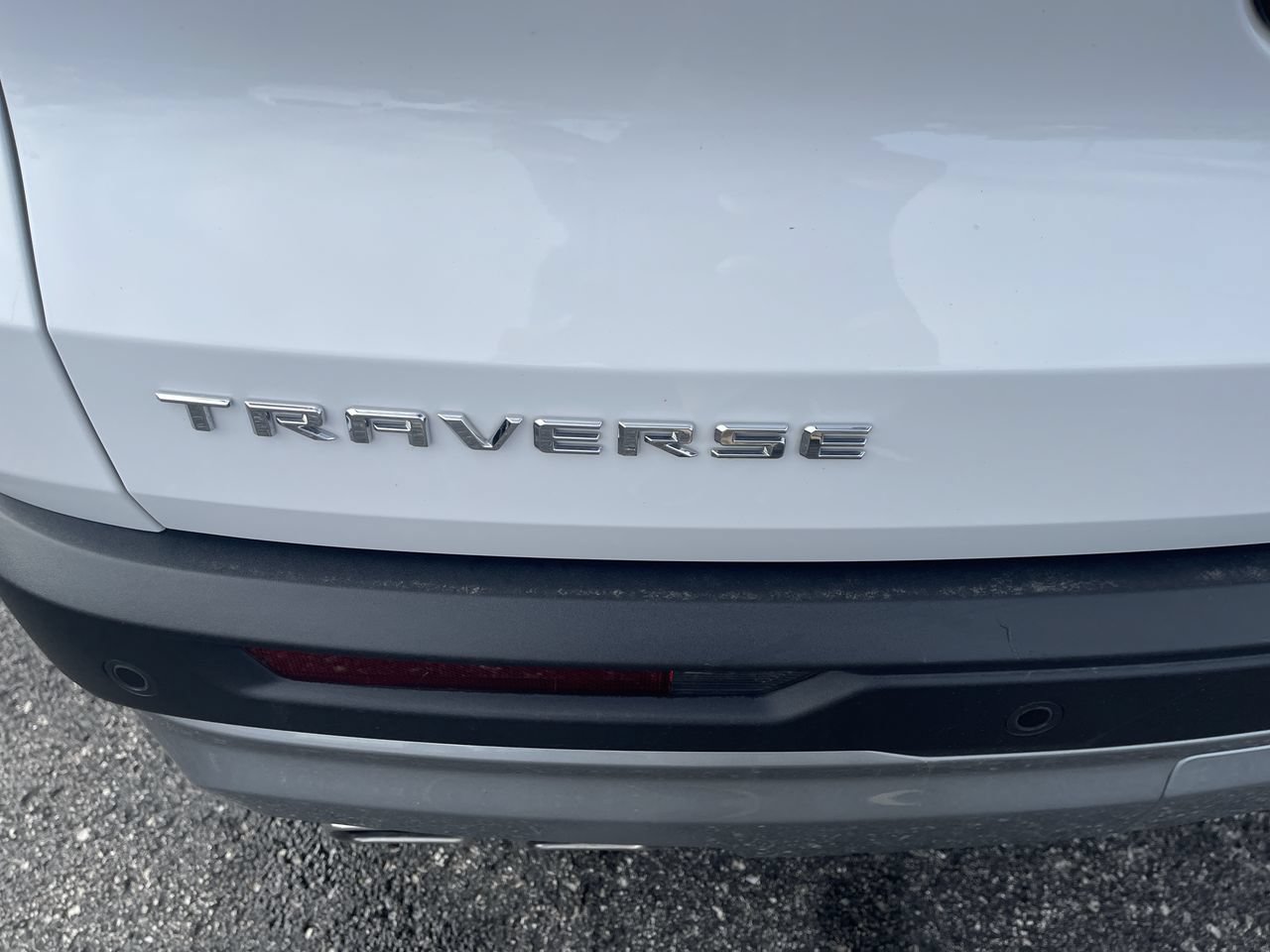 Used 2025 Chevrolet Traverse LT FWD image 32