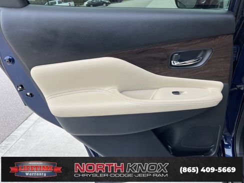Used 2023 Nissan Murano Platinum w/ Cargo Package image 16