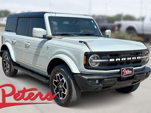 Used 2024 Ford Bronco Outer Banks AWD/4WD image 1