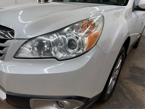 Used 2011 Subaru Outback 2.5i Limited AWD/4WD image 45
