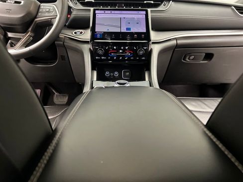 Used 2024 Jeep Grand Cherokee L Limited w/ Luxury Tech Group II image 46