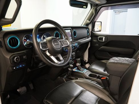 Used 2023 Jeep Wrangler Unlimited Sahara w/ Cold Weather Group image 6