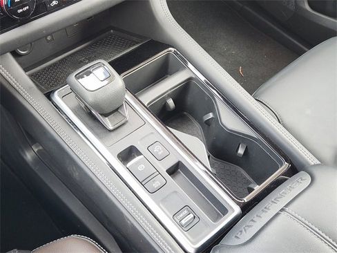 Used 2022 Nissan Pathfinder Platinum w/ Lighting Package (N92) image 19