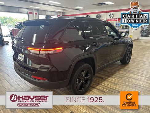 Certified 2025 Jeep Grand Cherokee Altitude w/ Trailer Tow Package AWD/4WD image 5