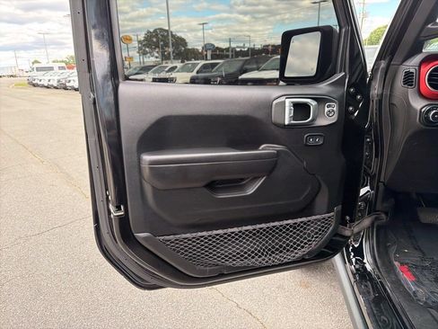 Used 2020 Jeep Wrangler Unlimited Rubicon w/ Dual Top Group AWD/4WD image 12