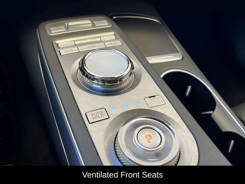 Used 2023 Genesis GV70 2.5T w/ Select Package image 12