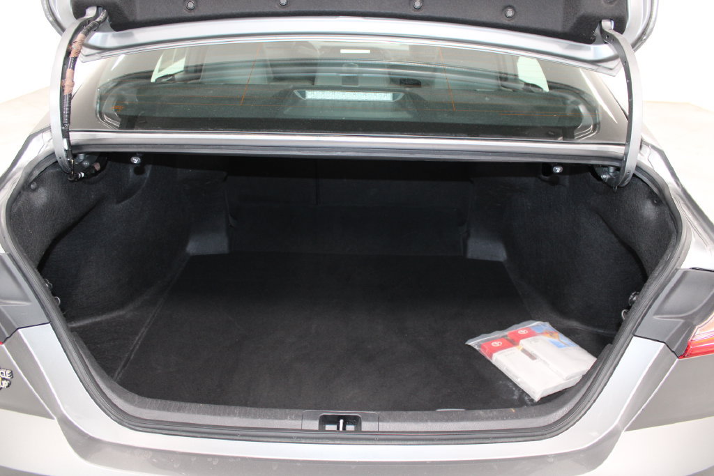 Used 2025 Toyota Camry SE FWD image 27