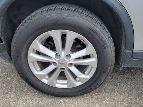 Used 2015 Nissan Rogue SV FWD image 14