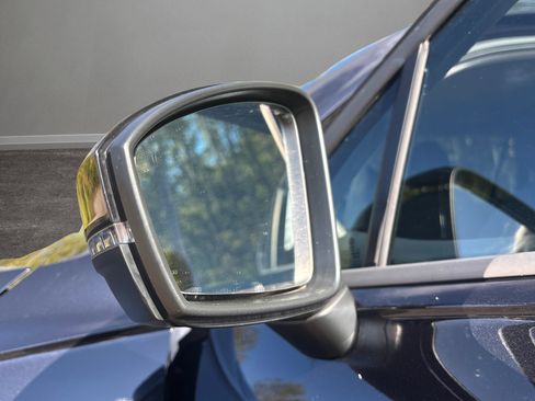 Used 2022 Volkswagen Tiguan S image 36