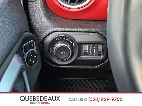Used 2018 Jeep Wrangler Unlimited Rubicon AWD/4WD image 26