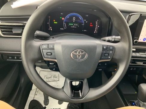 Used 2025 Toyota Camry LE image 20
