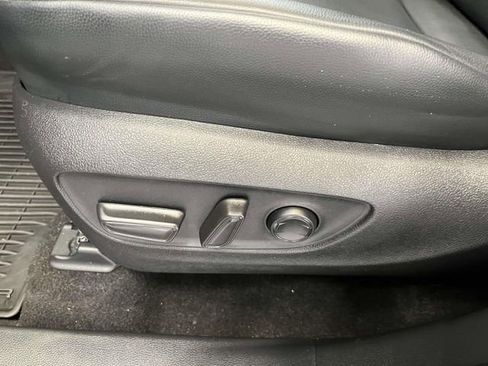 Used 2023 Toyota Highlander XLE image 17