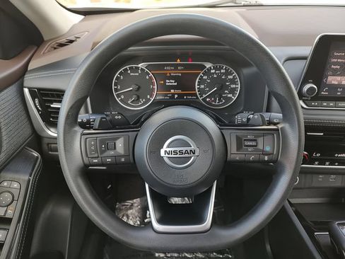 Used 2021 Nissan Rogue SV AWD/4WD image 11