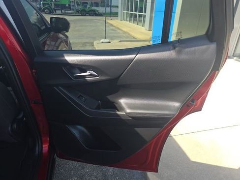 Used 2025 Chevrolet Equinox LT w/ Safety and Technology Package image 40