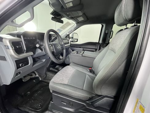 Used 2024 Ford F350 XLT image 9