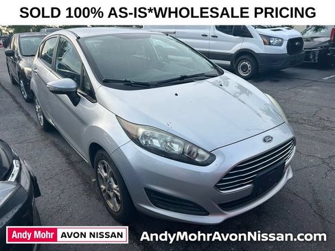 Used 2015 Ford Fiesta SE FWD image 1