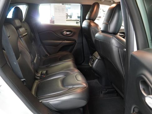 Used 2017 Jeep Cherokee Limited FWD image 31