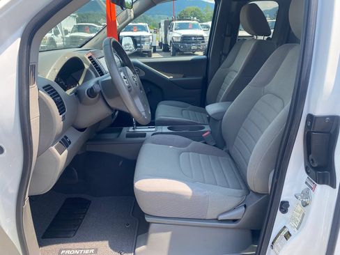 Used 2019 Nissan Frontier S RWD image 9