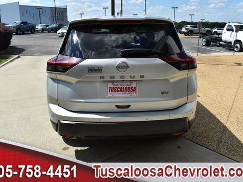 Used 2024 Nissan Rogue SV FWD image 8
