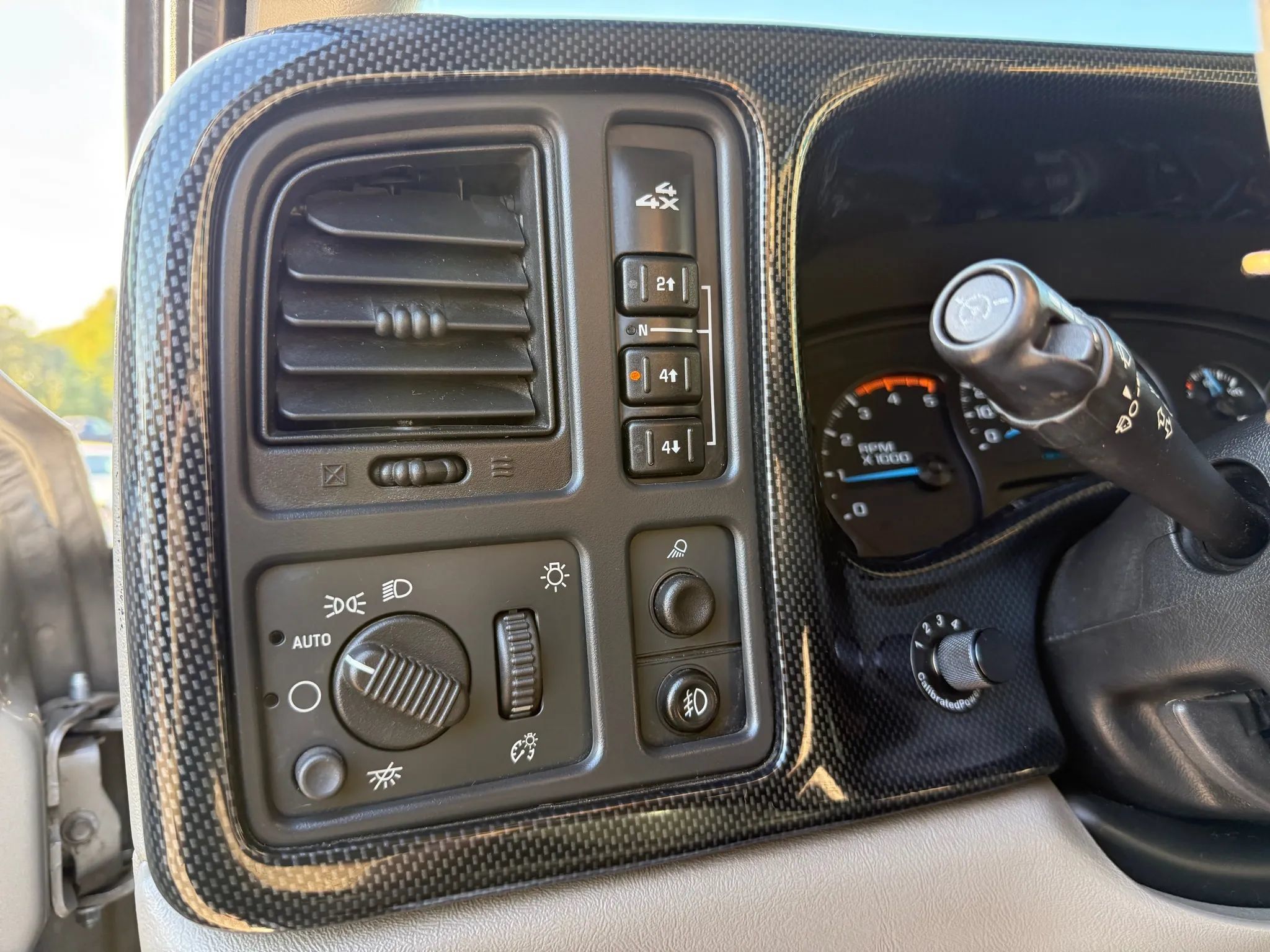 Used 2003 GMC Sierra 2500 SLT w/ SLT Preferred Equipment Group AWD/4WD image 30