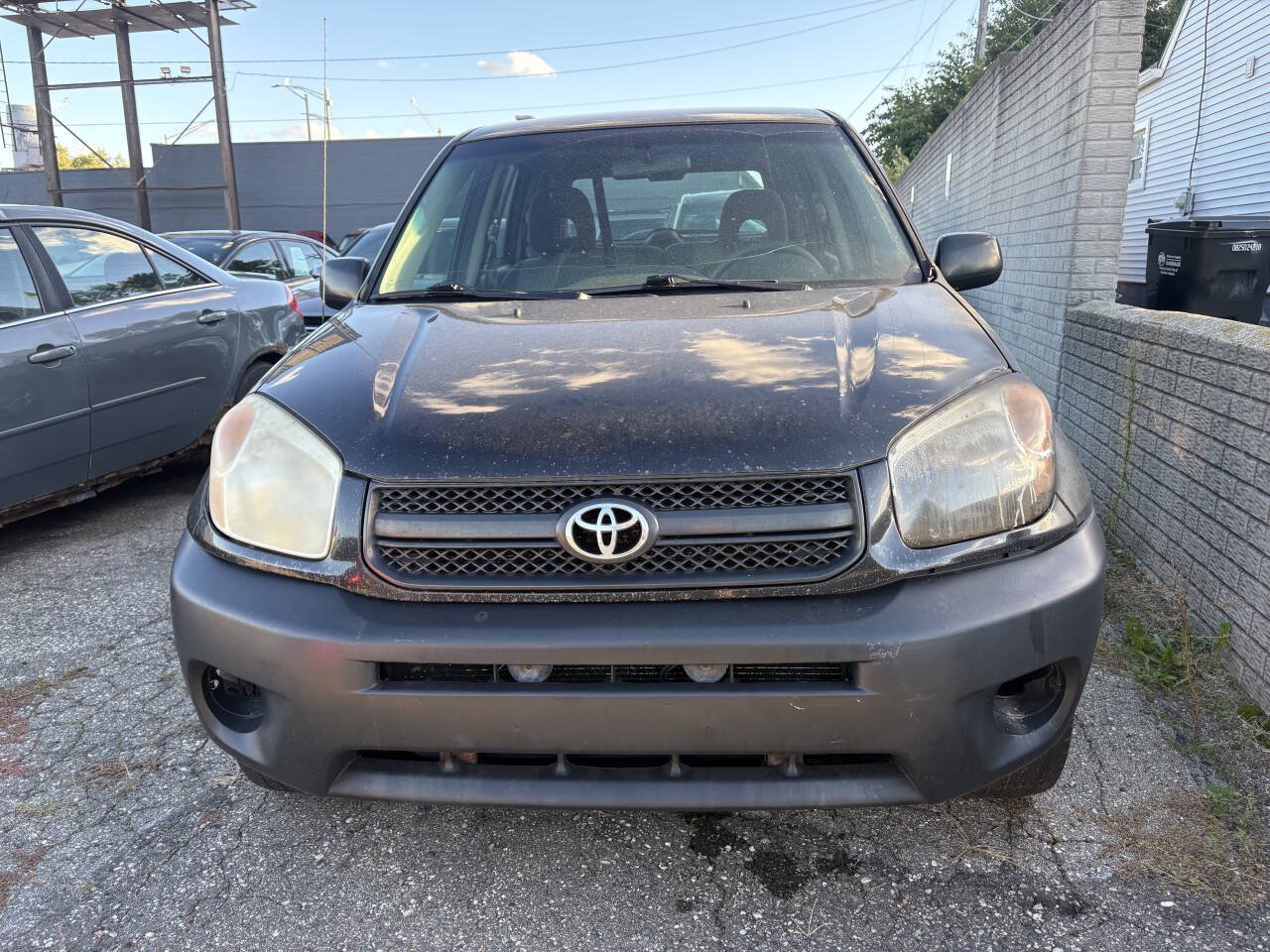 Used 2005 Toyota RAV4 4WD image 2