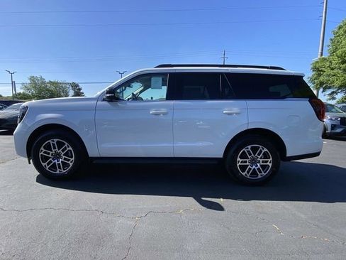 New 2026 Ford Expedition Active image 6