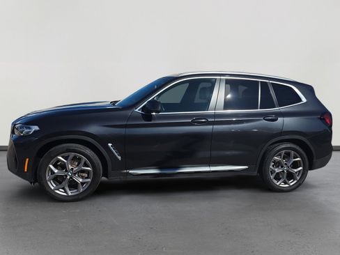 Used 2022 BMW X3 xDrive30i w/ Premium Package image 2