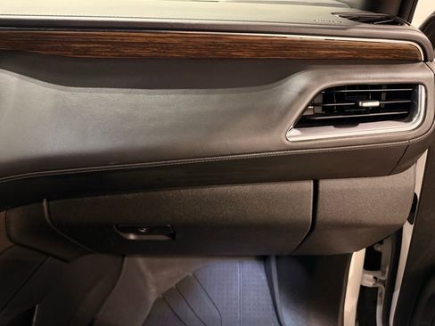 Used 2023 Chevrolet Suburban High Country image 35