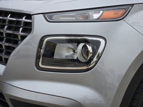 Certified 2025 Hyundai Venue SEL image 9