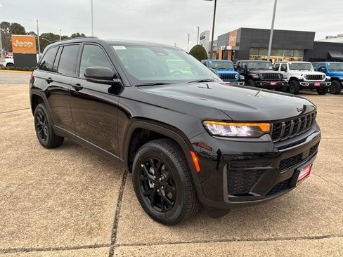 New 2026 Jeep Grand Cherokee Altitude AWD/4WD image 8