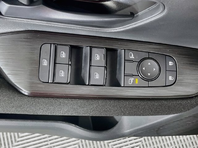 New 2027 Nissan Kicks S FWD image 16