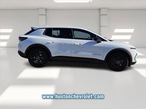 New 2026 Chevrolet Equinox EV LT image 6