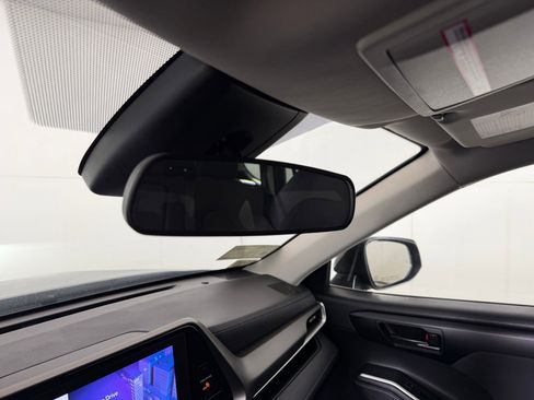 Certified 2024 Toyota Highlander LE image 13