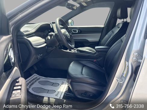 Used 2025 Jeep Compass Limited AWD/4WD image 15