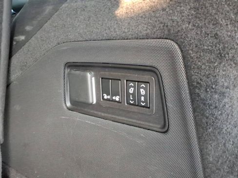 Used 2023 Cadillac Escalade Premium Luxury AWD/4WD image 13