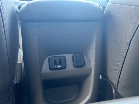 Used 2019 GMC Canyon SLT w/ Driver Alert Package image 28