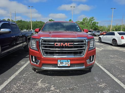 Used 2024 GMC Yukon XL SLT AWD/4WD image 8