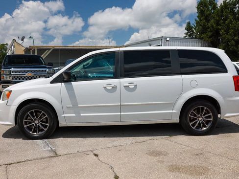 Used 2014 Dodge Grand Caravan SE w/ Quick Order Package 29E SE FWD image 4