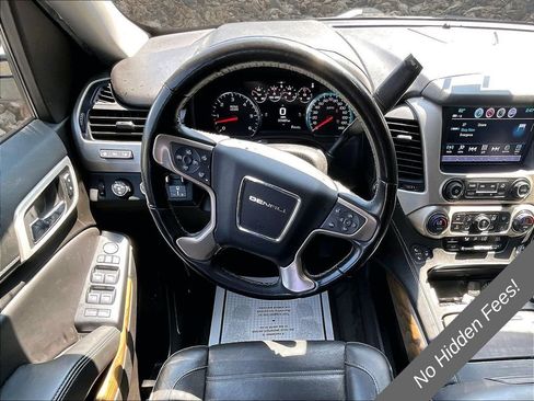 Used 2020 GMC Yukon Denali w/ Denali Premium Package AWD/4WD image 5