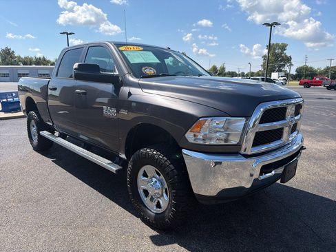 Used 2018 RAM 2500 Tradesman w/ Chrome Appearance Group AWD/4WD image 4