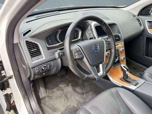 Used 2017 Volvo XC60 T5 Inscription w/ Advanced Package AWD/4WD image 4