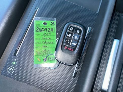 Used 2025 Honda Odyssey Sport-L image 25