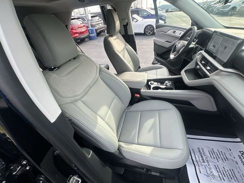 New 2026 Ford Explorer Active w/ Active Comfort Package AWD/4WD image 32