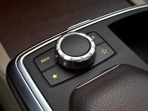 Used 2015 Mercedes-Benz ML 350 ML350 4MATIC w/ Premium 1 Package image 37