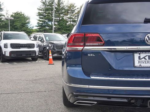 Used 2019 Volkswagen Atlas SEL R-Line AWD/4WD image 17